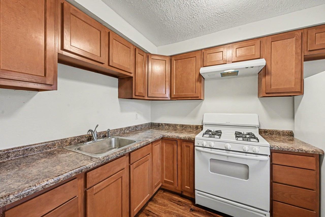 3511 Saratoga Ave - Photo 7 of 19