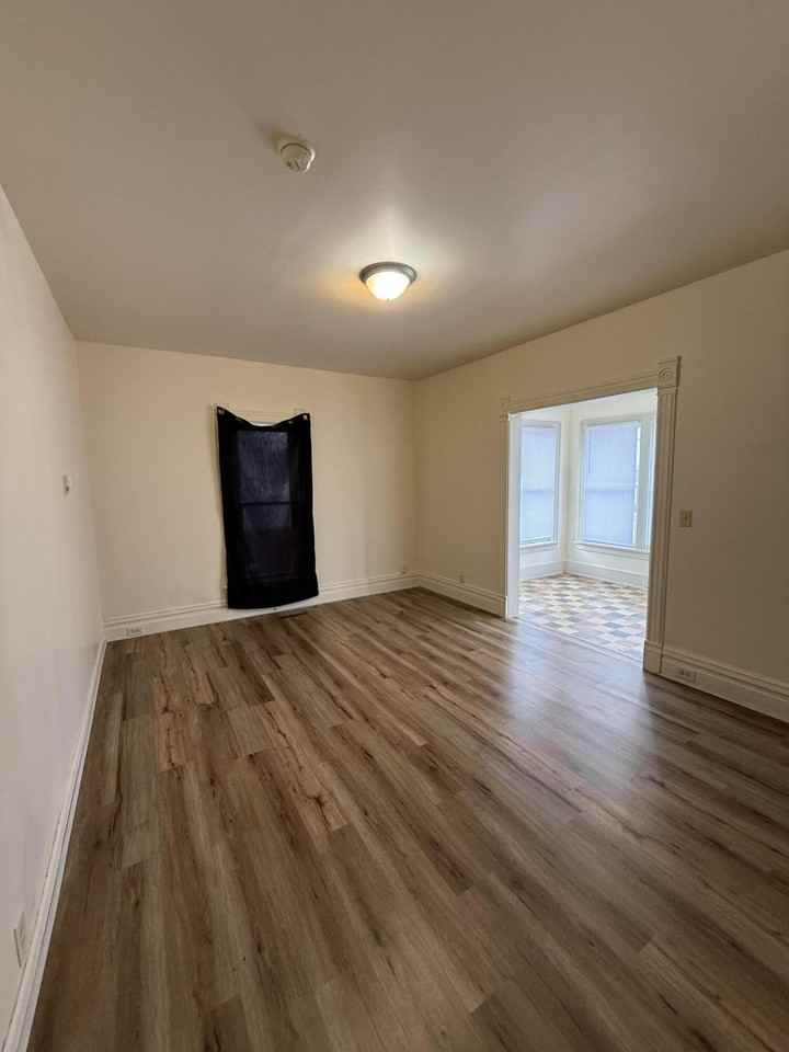 611 W North St - Photo 5 of 10