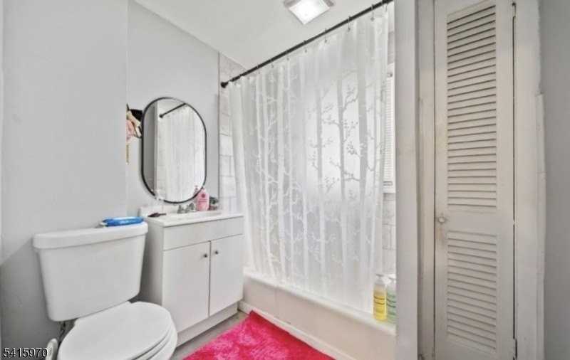 70 Welland Ave - Photo 6 of 6