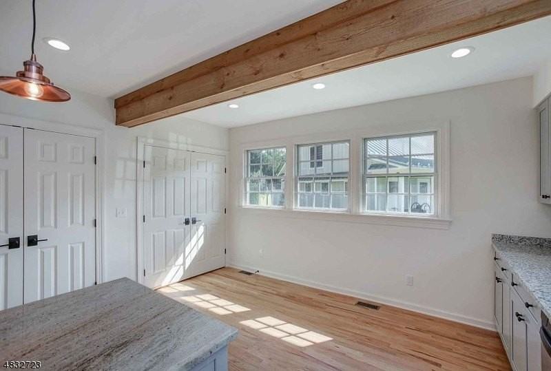 340 S Finley Ave - Photo 4 of 25