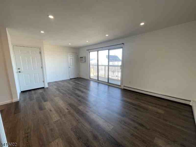 404 S 5th St - Photo 5 of 19