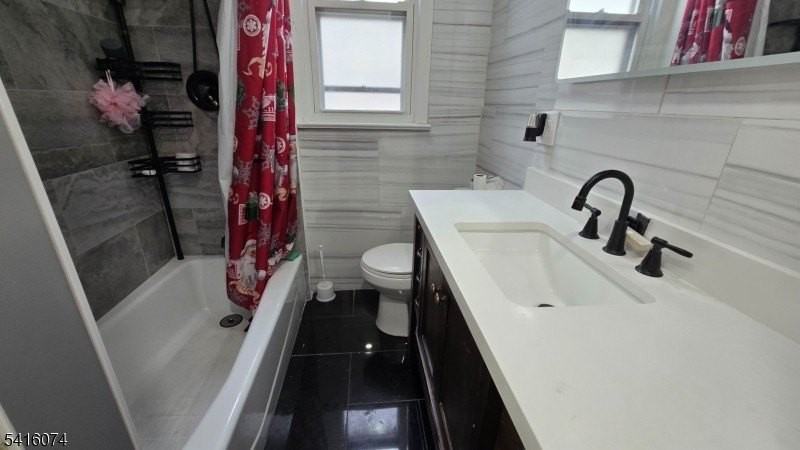 170 Spring St - Photo 5 of 11