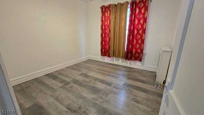 170 Spring St - Photo 7 of 11