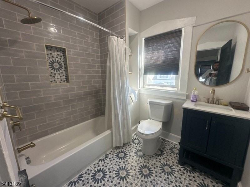 223 E 6th St #2 - Photo 2 of 7