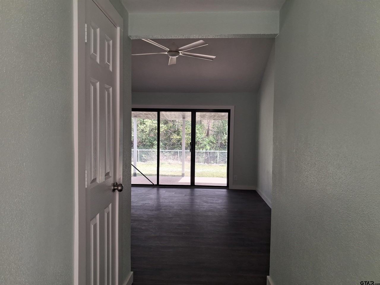 2332 Pinkerton Dr - Photo 2 of 13