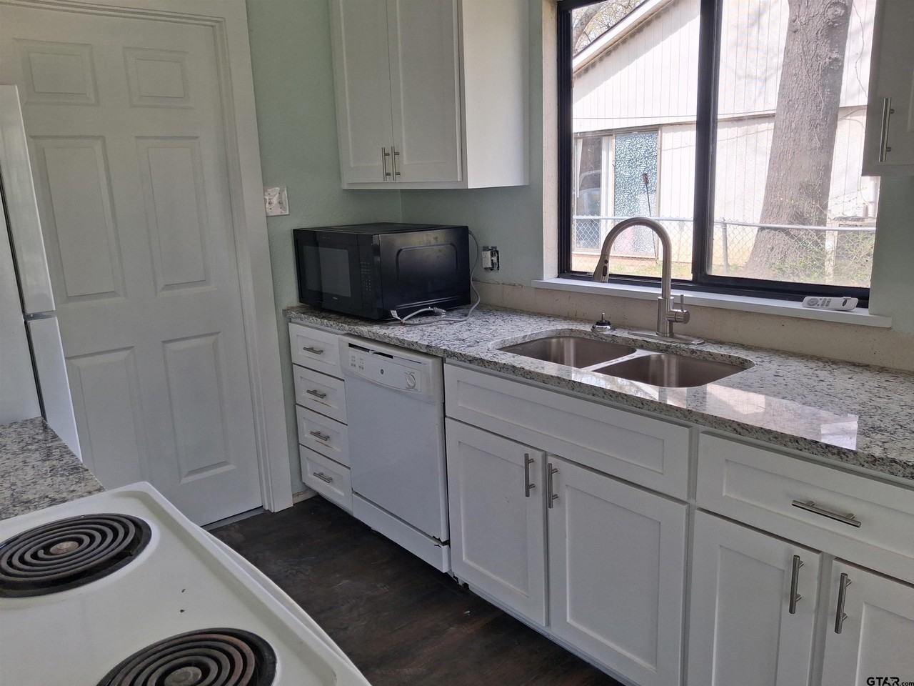 2332 Pinkerton Dr - Photo 5 of 13