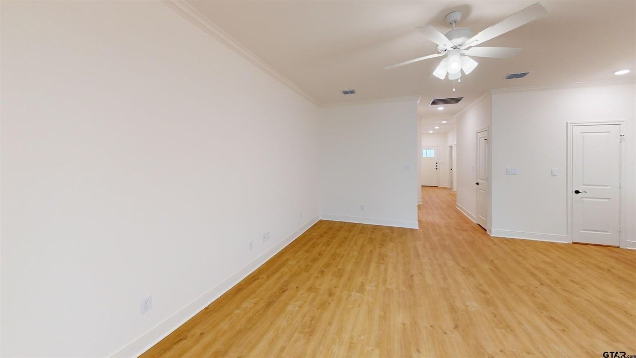 6622 Bendale Dr - Photo 5 of 17