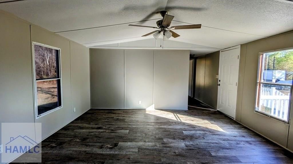 260 Ed Powers Blvd - Photo 2 of 10