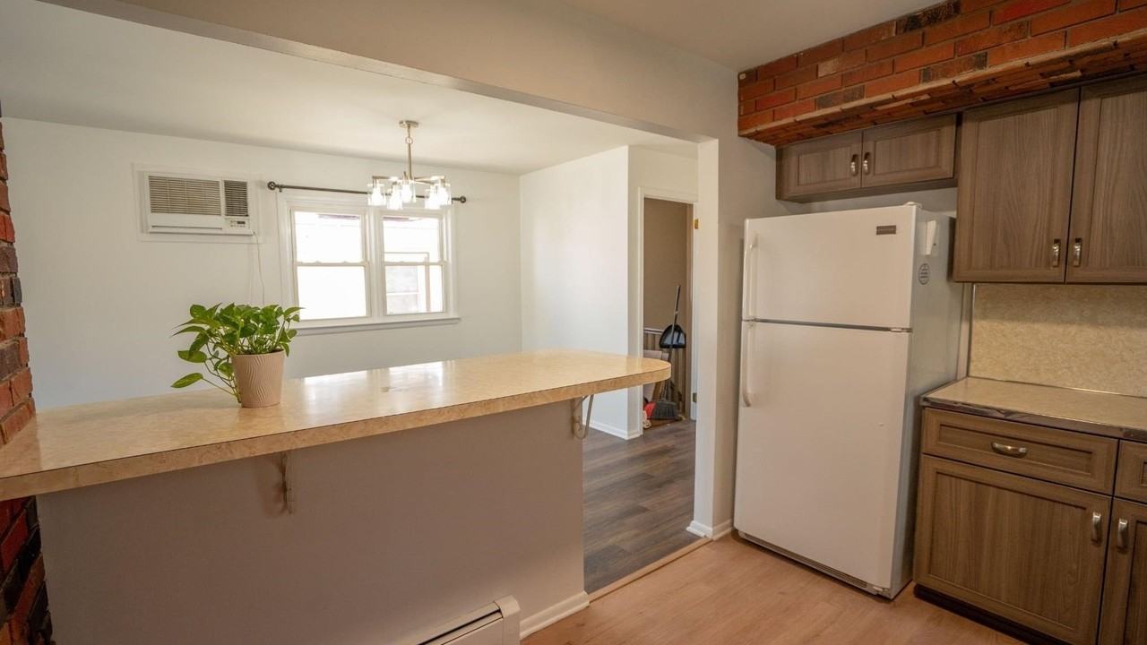 18 E 46th St - Photo 5 of 14