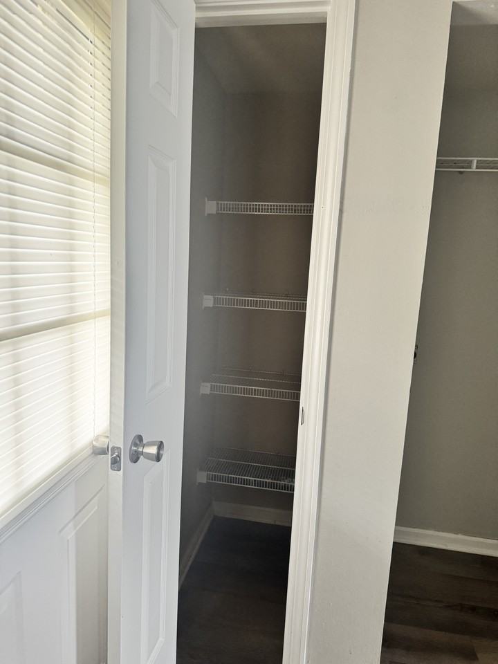 1350 West Carlson Lane - Photo 5 of 10