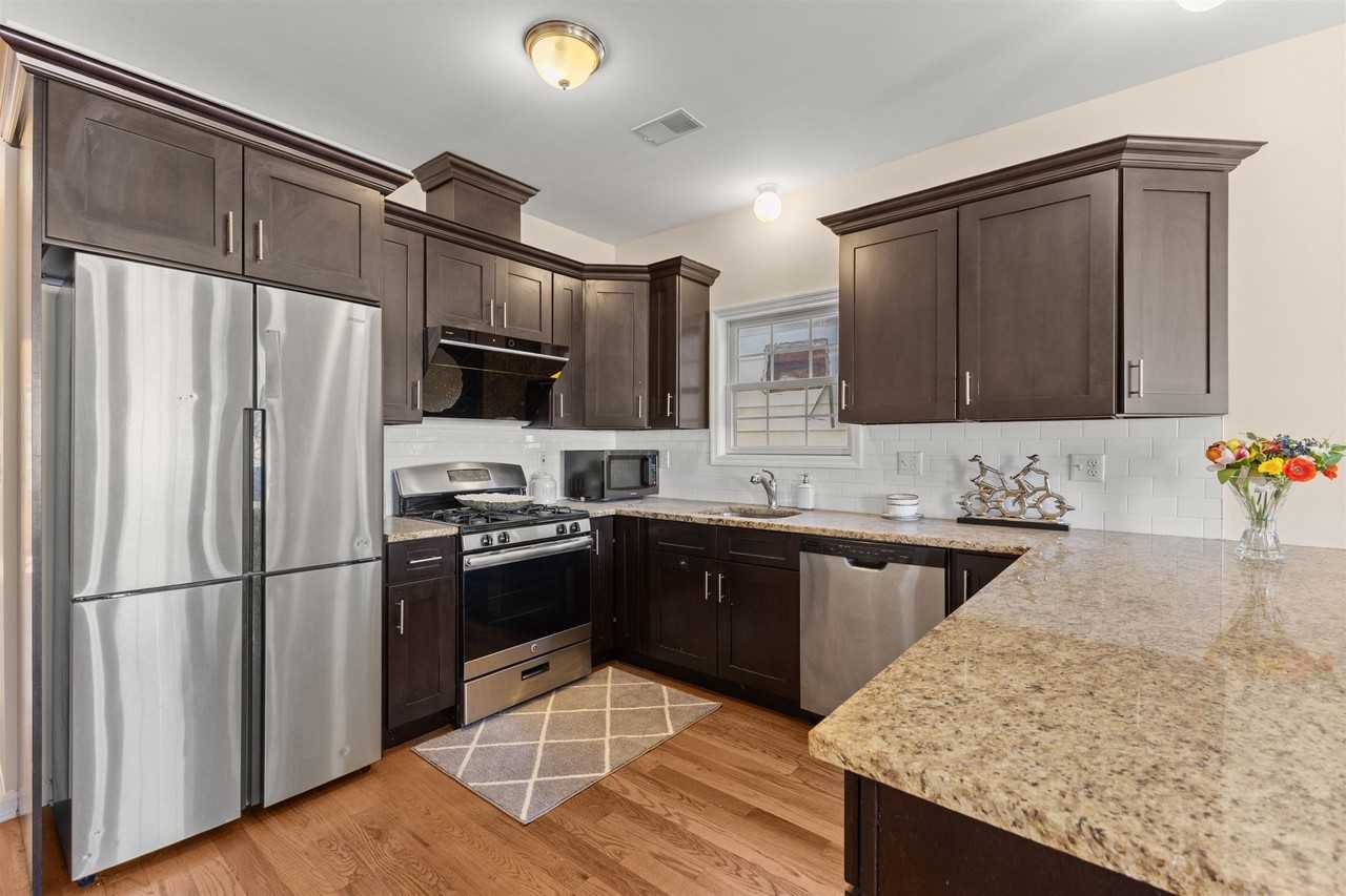 23 Reynolds Ave #1 - Photo 3 of 23