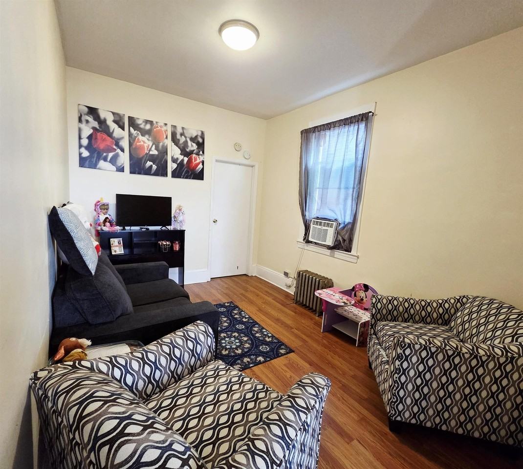 2021 Kennedy Blvd #2L - Photo 2 of 7