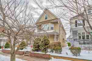 featured image of 28 WEST 37TH ST #3