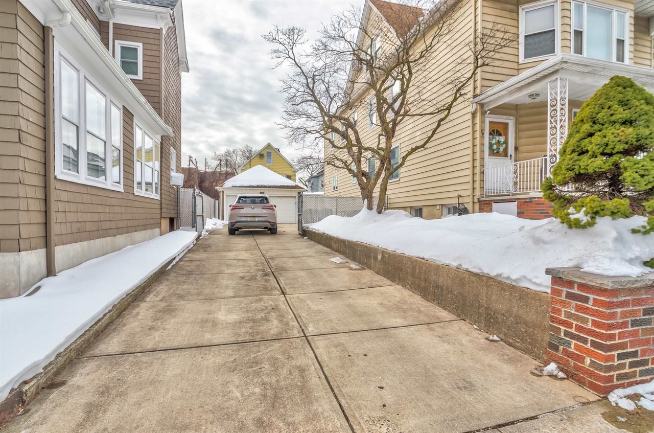 28 WEST 37TH ST #3 - Photo 2 of 12