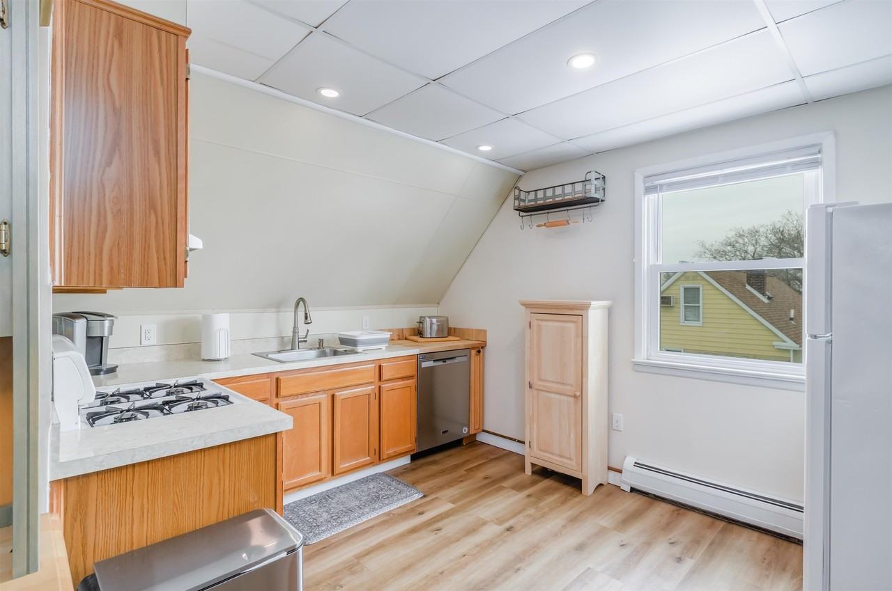 28 WEST 37TH ST #3 - Photo 3 of 12