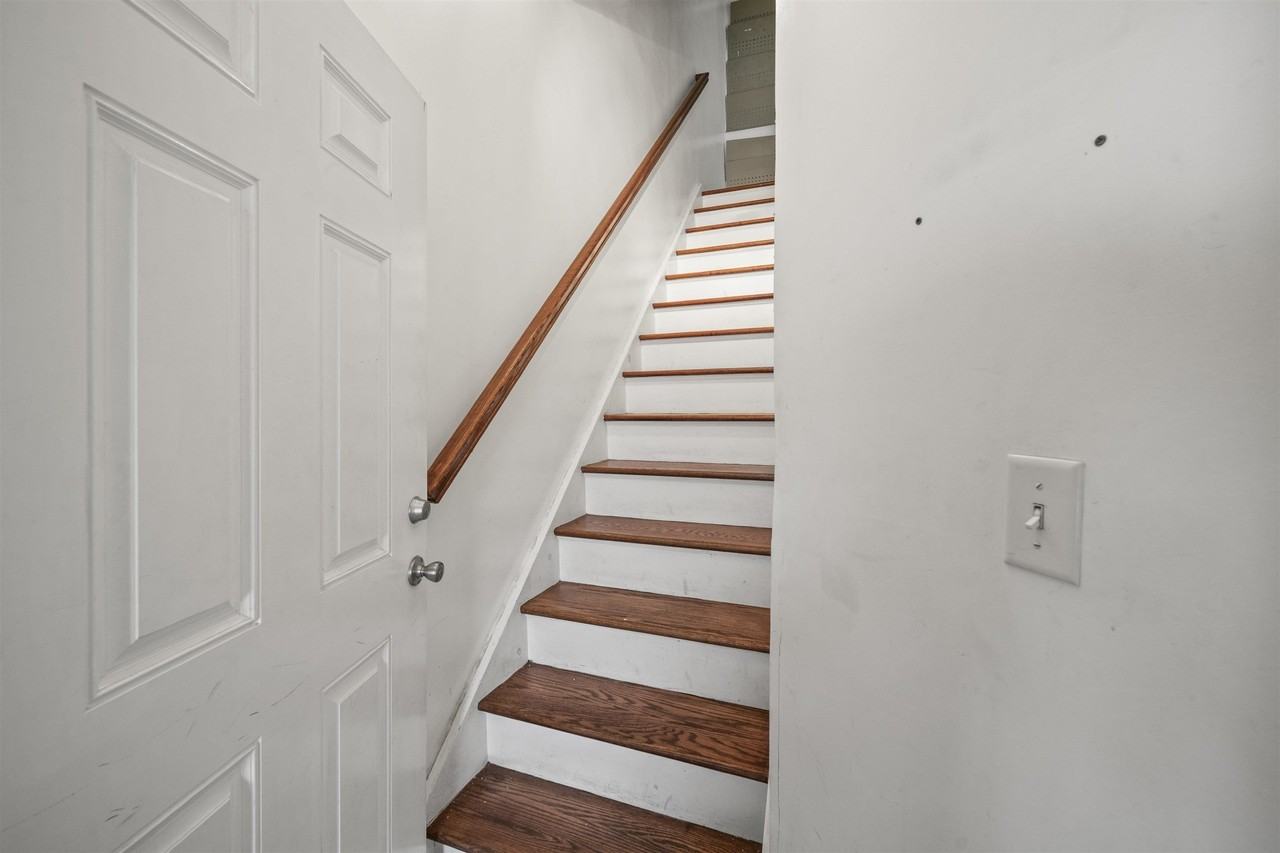 1612 West St #2 - Photo 2 of 10