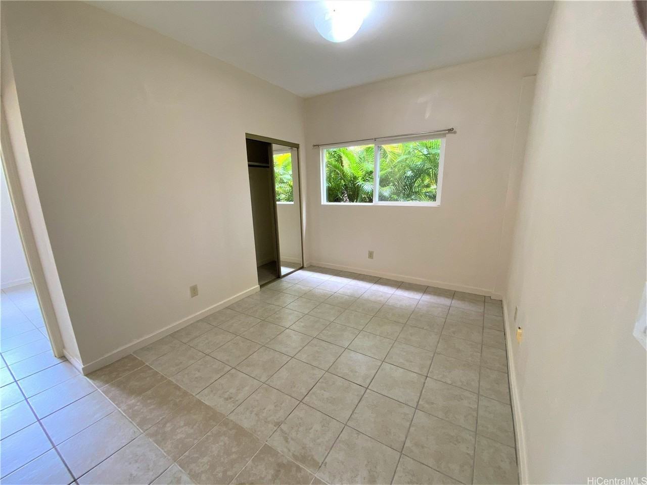 3339 Manoa Rd Unit 5 - Photo 3 of 13