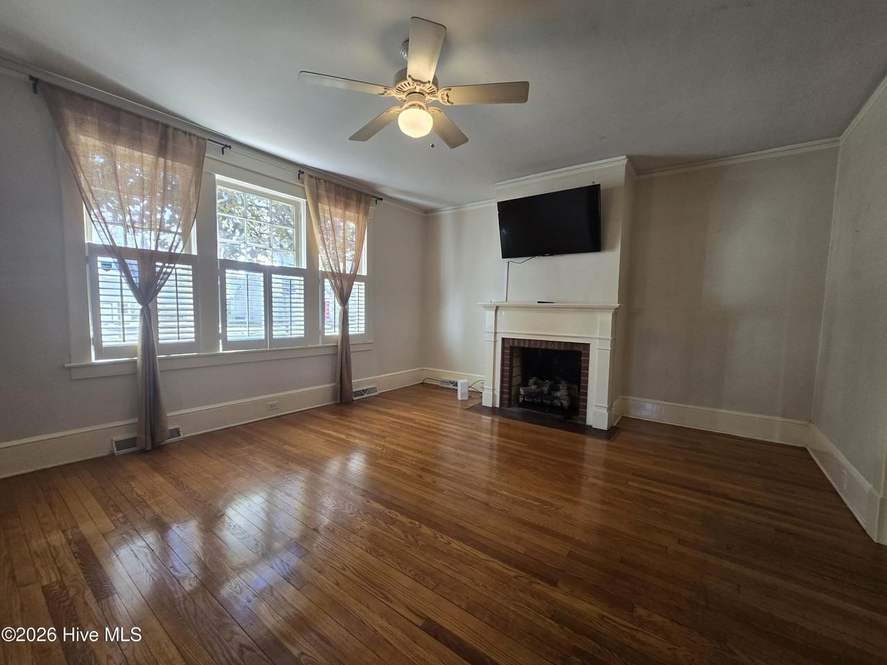 203 N Granville St - Photo 6 of 19