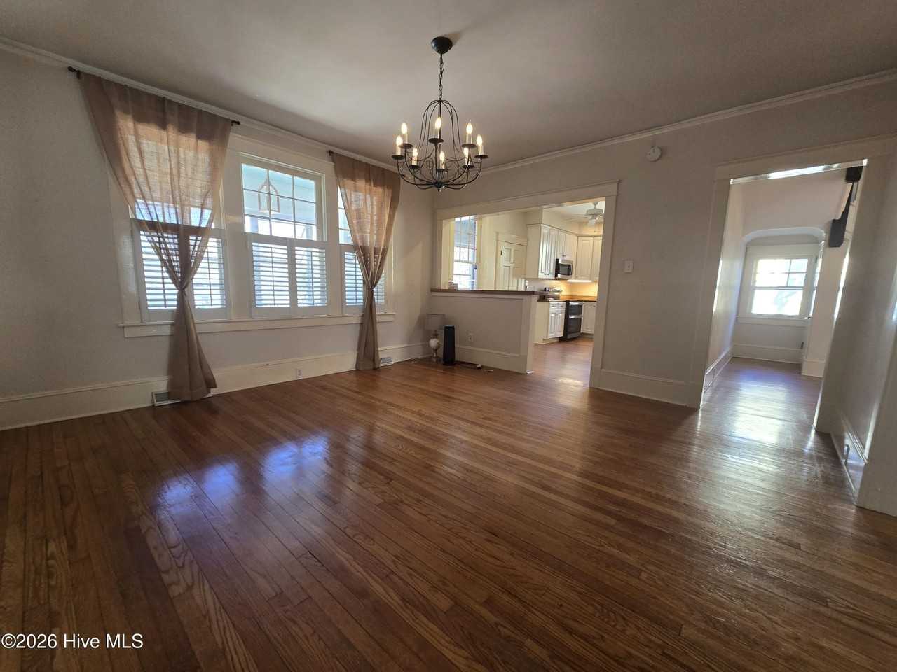 203 N Granville St - Photo 7 of 19