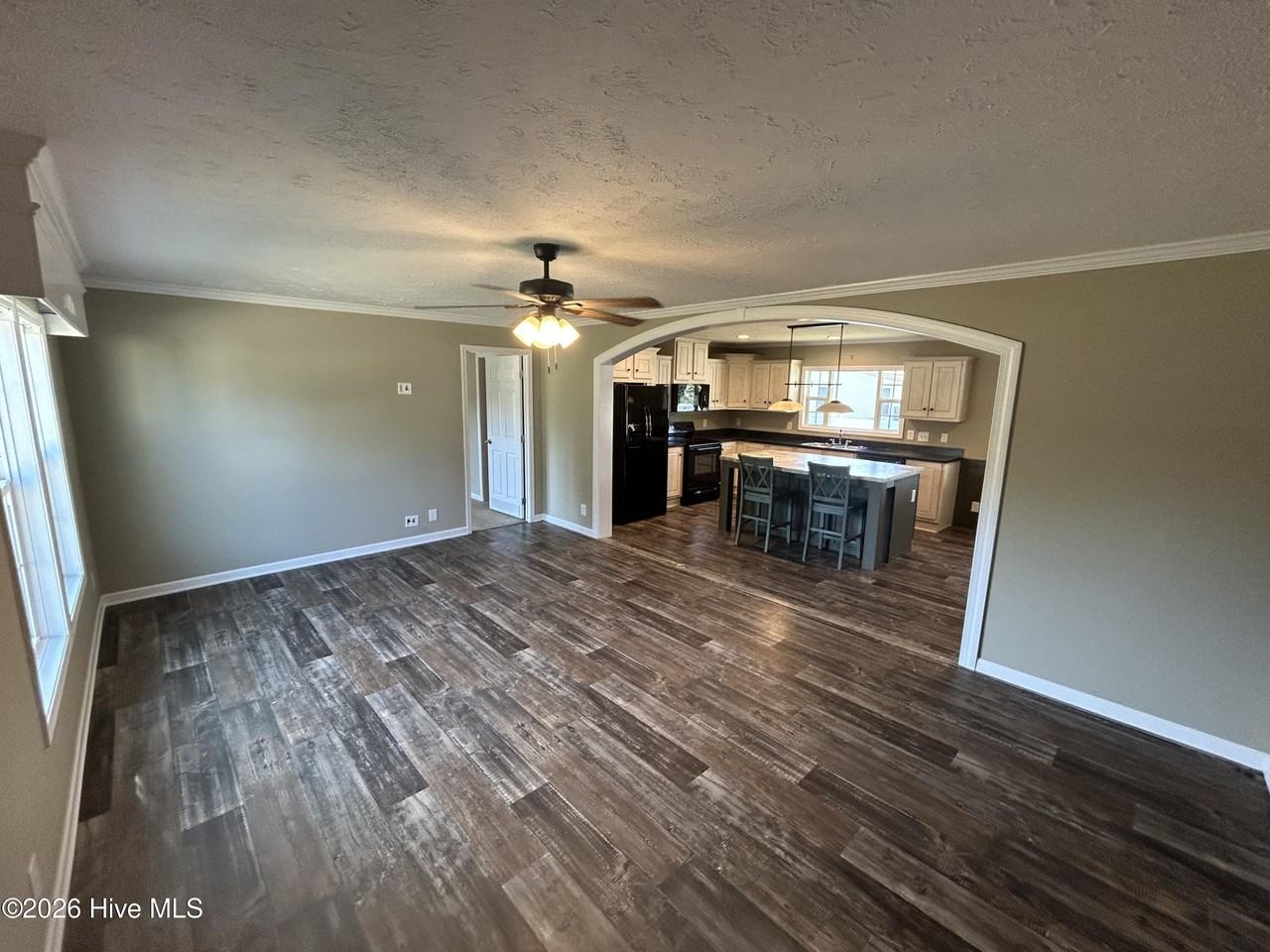 857 Nicholas Dr - Photo 3 of 25