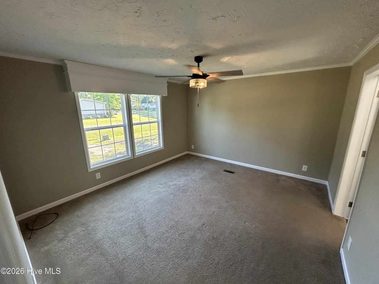 857 Nicholas Dr - Photo 7 of 25