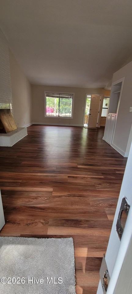 4405 Windtree Rd - Photo 4 of 15