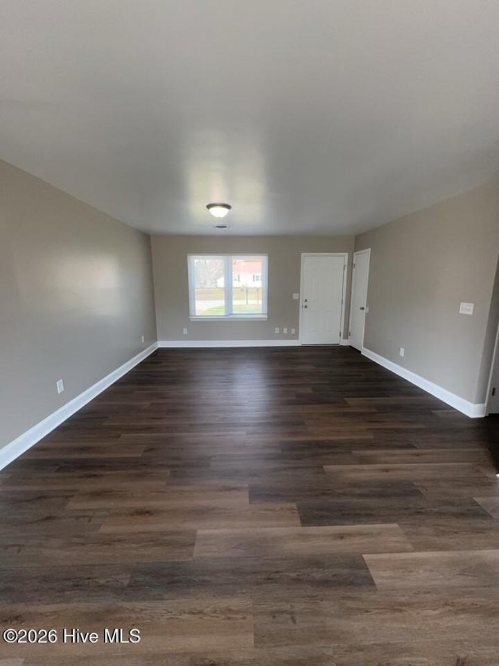 136 Sandy Dr - Photo 3 of 22