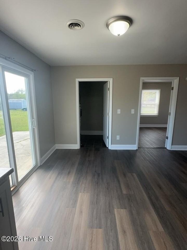 136 Sandy Dr - Photo 7 of 22