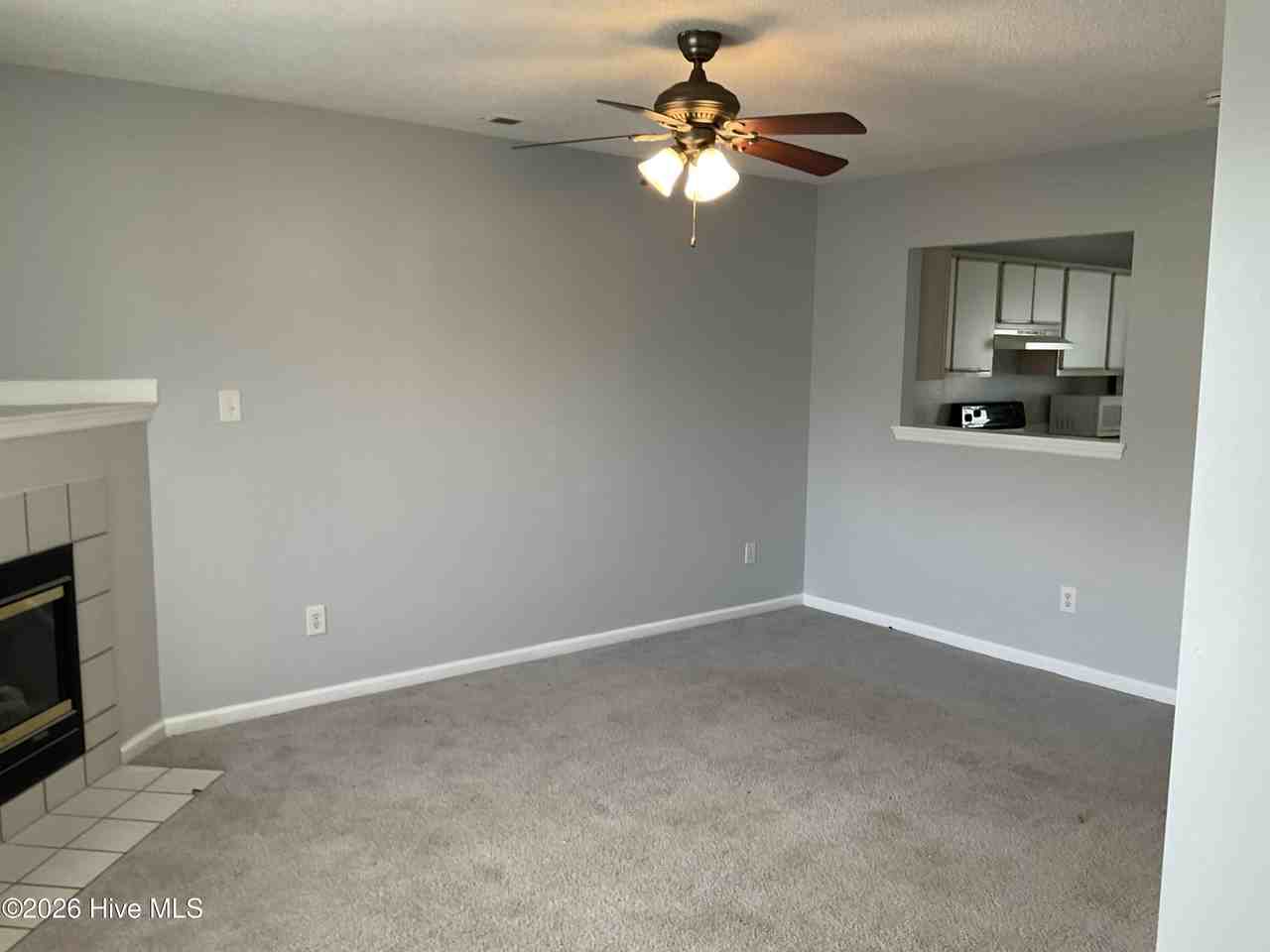 104 Pinegrove Ct - Photo 2 of 16