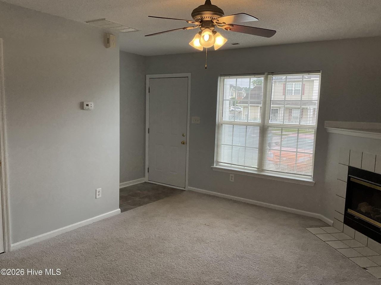 104 Pinegrove Ct - Photo 4 of 16