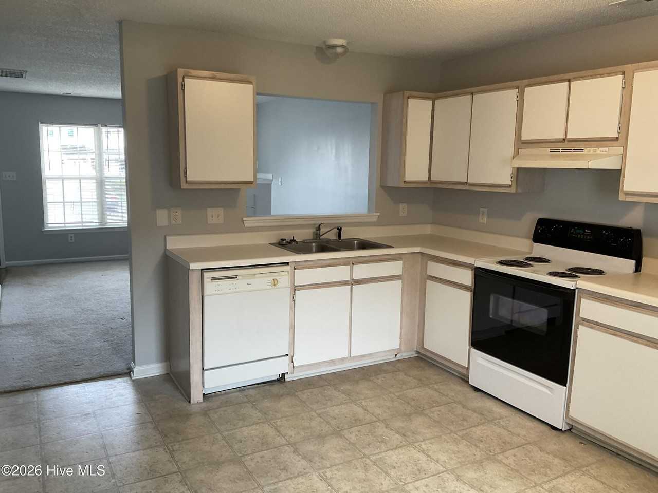 104 Pinegrove Ct - Photo 6 of 16