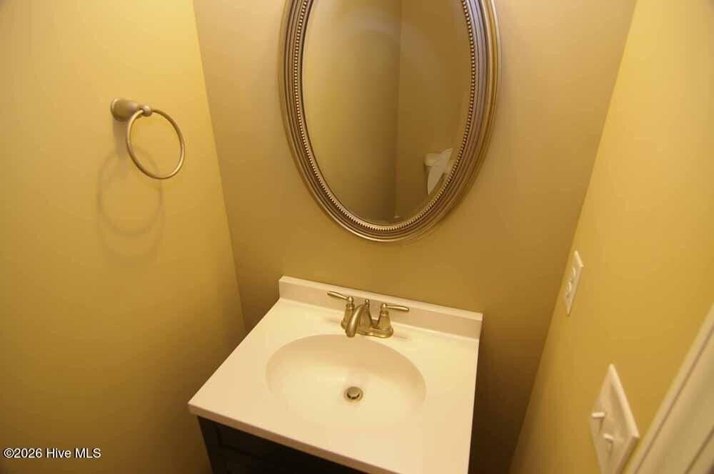 116 Chandler Dr Apt B - Photo 4 of 13