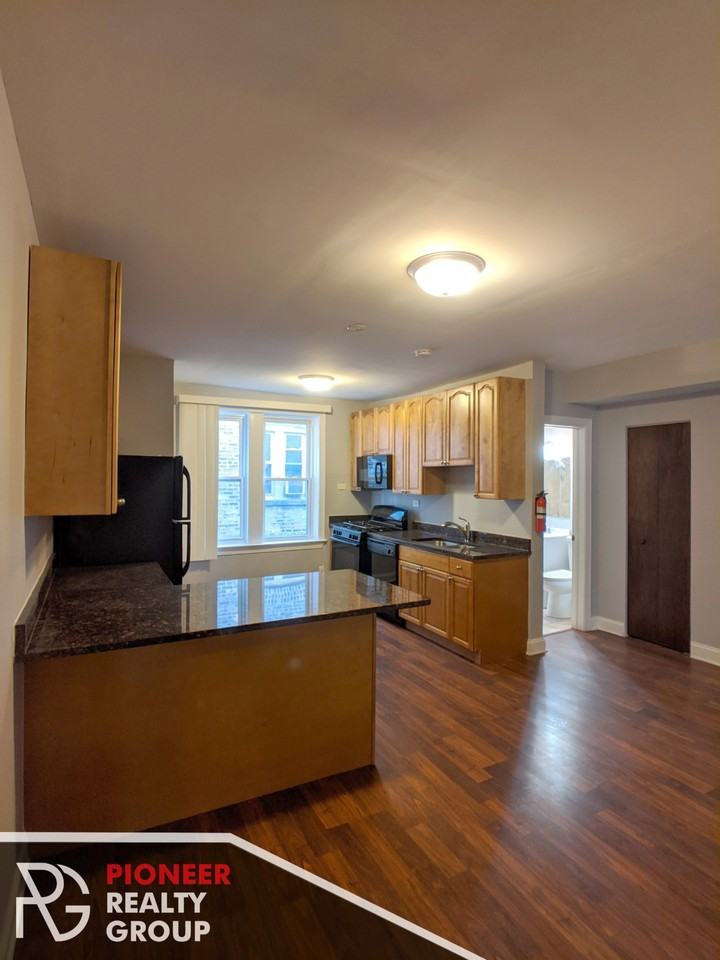 5027 N. Harding - Photo 3 of 40