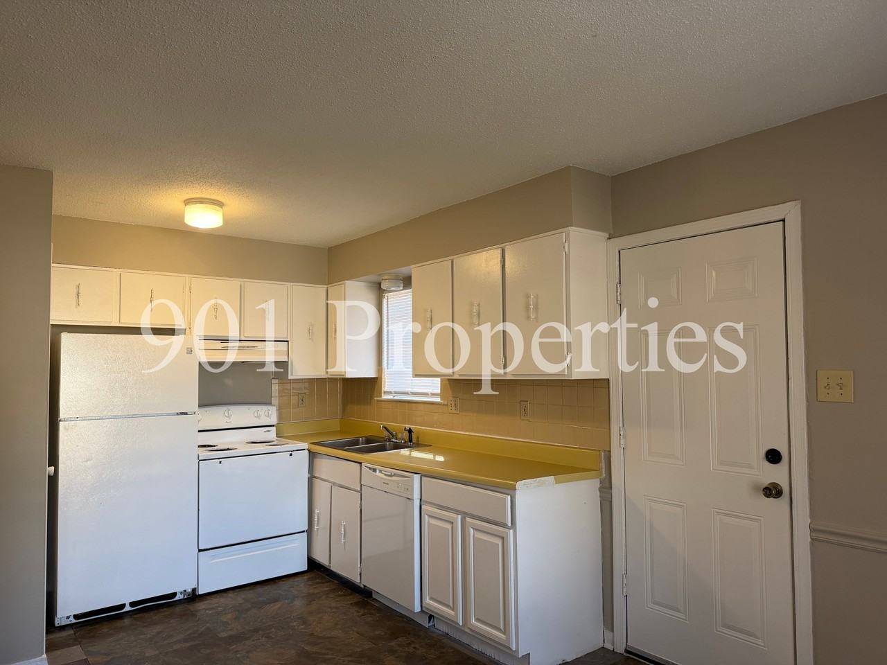 6421 Gillespie Road - Photo 4 of 12