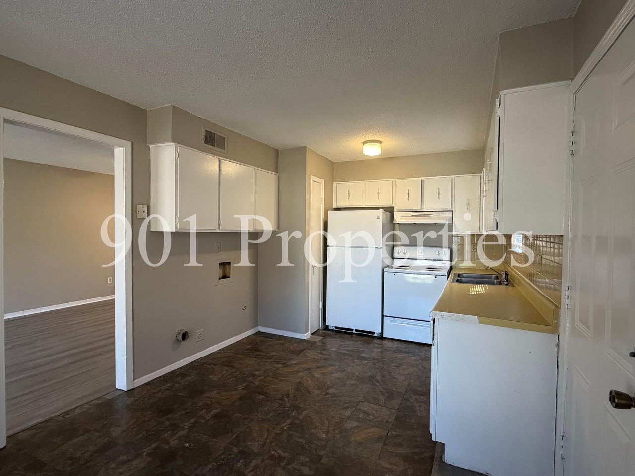 6421 Gillespie Road - Photo 5 of 12