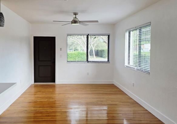 2440 Sw 64th Ave - Photo 4 of 4