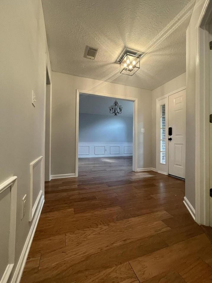 242 Farmington Dr W - Photo 3 of 48