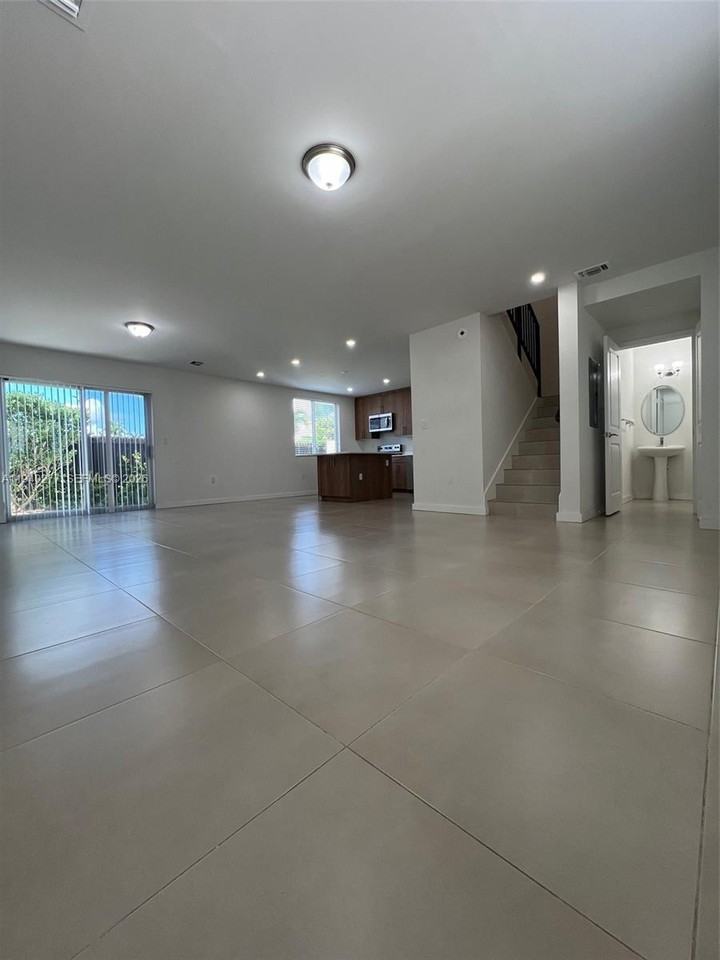 199 Nw 14th Ave - Photo 6 of 8