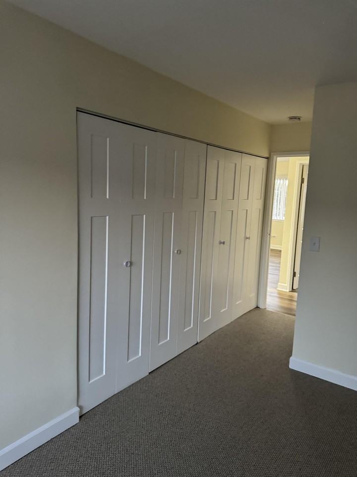 702 West Huntington Commons Road - Photo 3 of 14