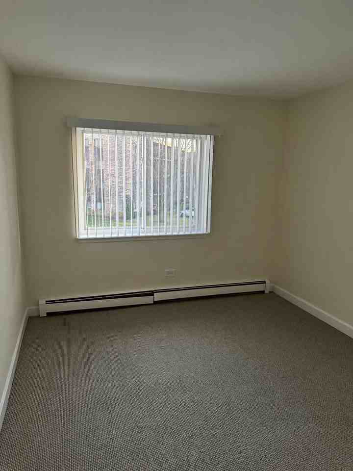 702 West Huntington Commons Road - Photo 7 of 14