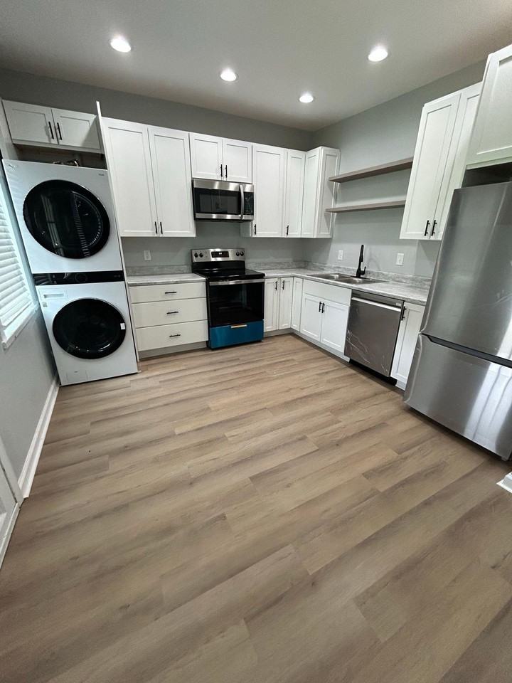 98 Lee Ave #B - Photo 2 of 9