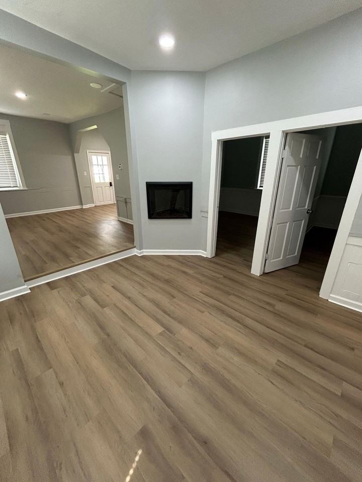 98 Lee Ave #B - Photo 3 of 9