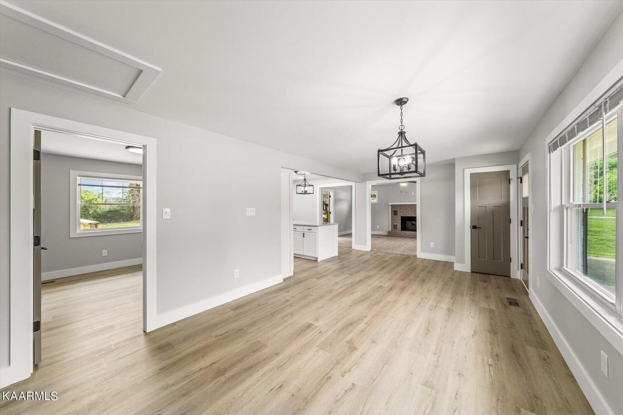 5629 Kentwood Rd - Photo 5 of 23