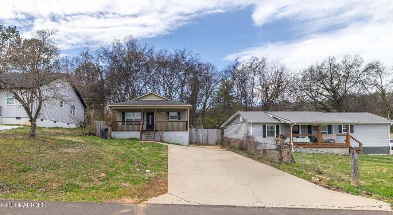 2013 Paris Rd - Photo 3 of 24