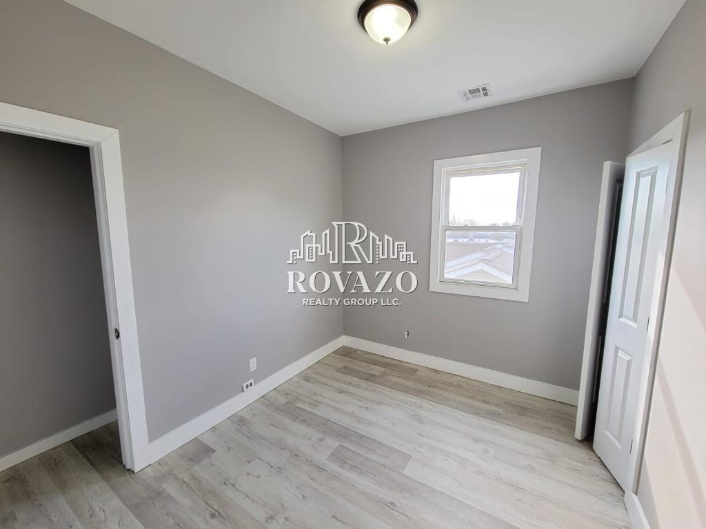 745 S 18th St #1R - Photo 6 of 8