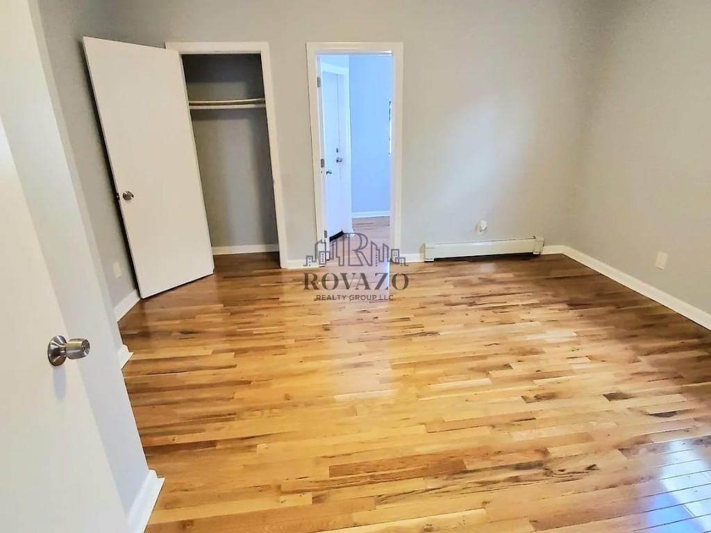 370 N 6th St #3R - Photo 4 of 5