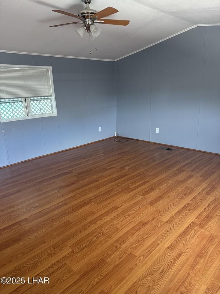 1995 Hubbell Dr - Photo 3 of 17