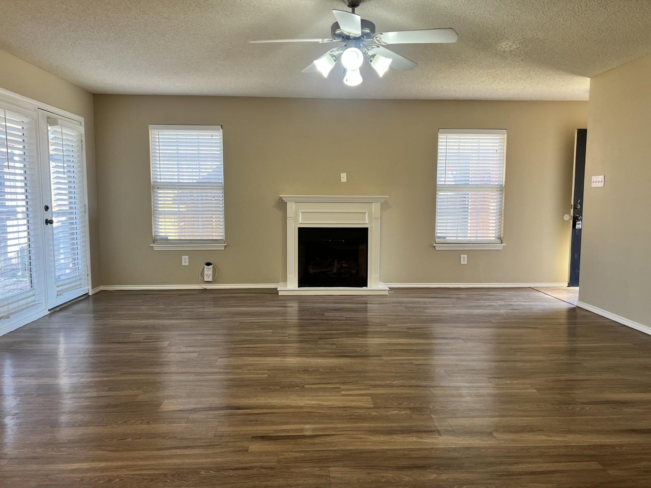 3212 109th St Unit B - Photo 6 of 13