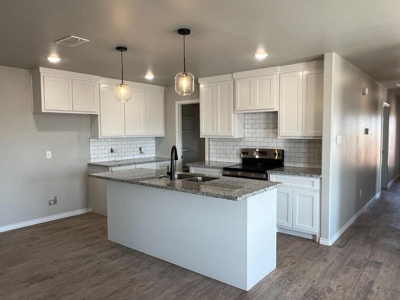 1407 17th St Unit A - Photo 5 of 18