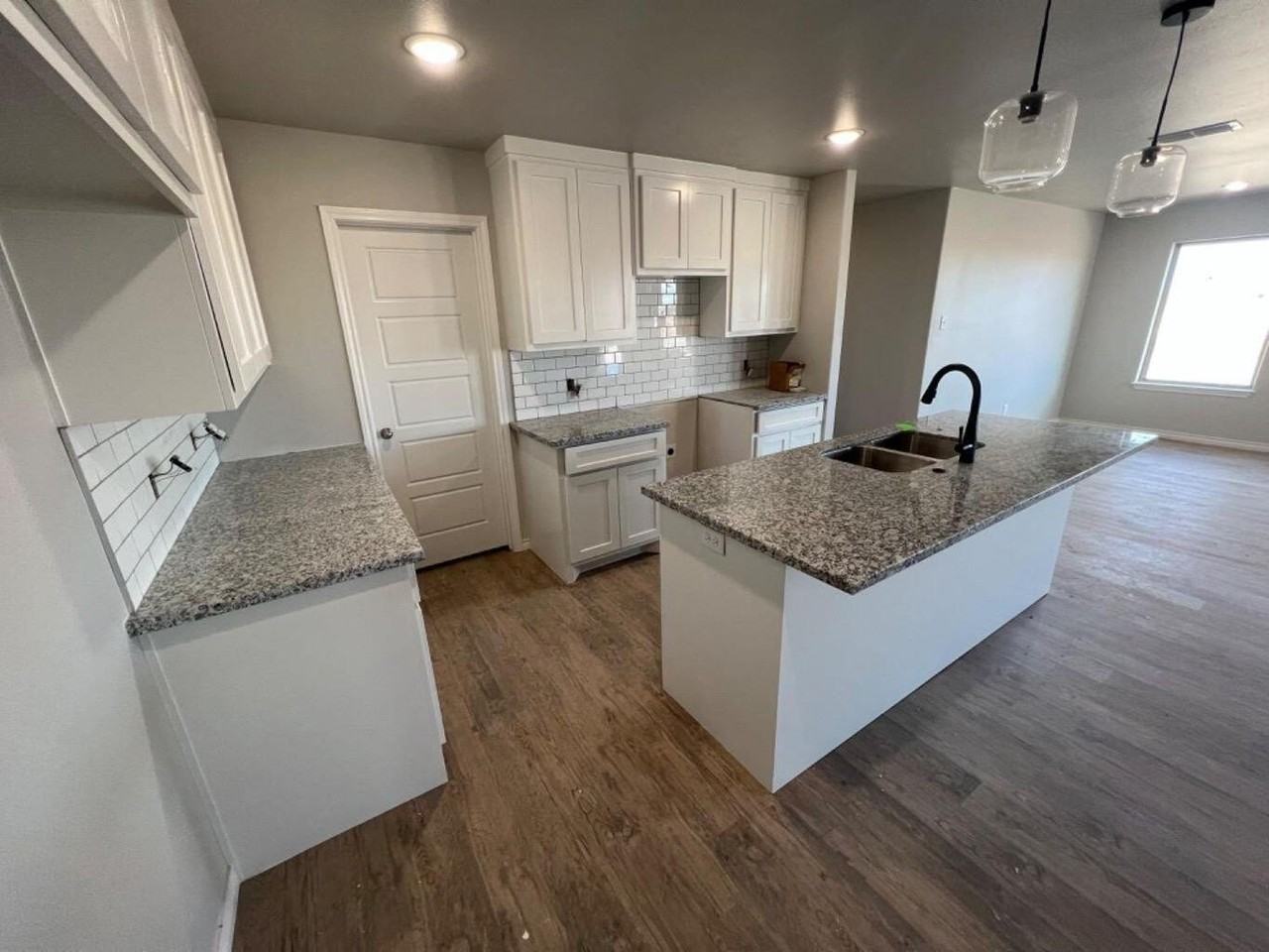 1407 17th St Unit A - Photo 7 of 18